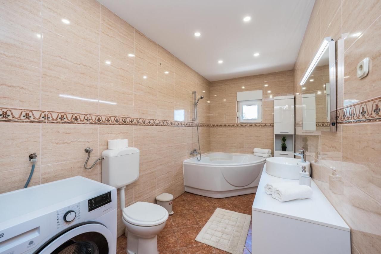 Apartments Marija Starigrad Paklenica Extérieur photo